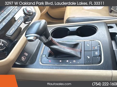 Used 2017 Kia Sedona LX w/ LX Essentials Premium Package FWD image 57