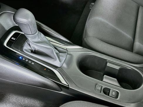 Used 2025 Toyota Corolla LE FWD image 23