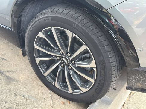 Used 2024 Cadillac Lyriq Sport RWD image 5
