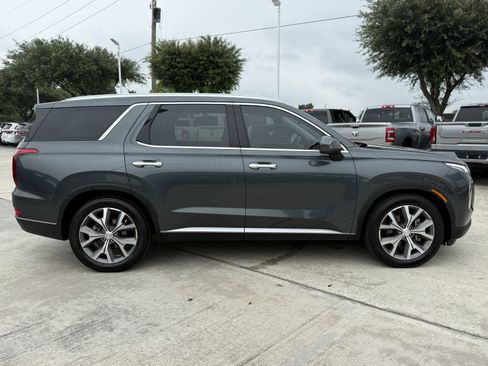 Used 2022 Hyundai Palisade SEL w/ Premium Package AWD/4WD image 3