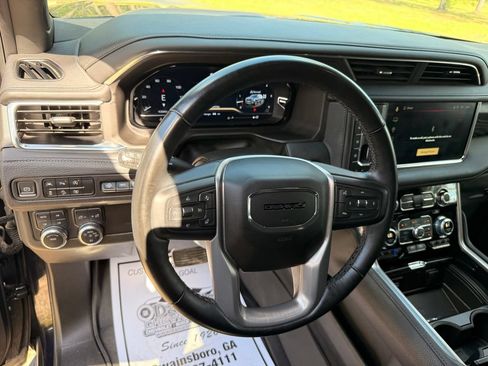 Used 2023 GMC Yukon Denali w/ LPO, Floor Liner Package AWD/4WD image 15