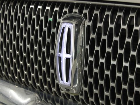 Used 2024 Lincoln Navigator Reserve image 11