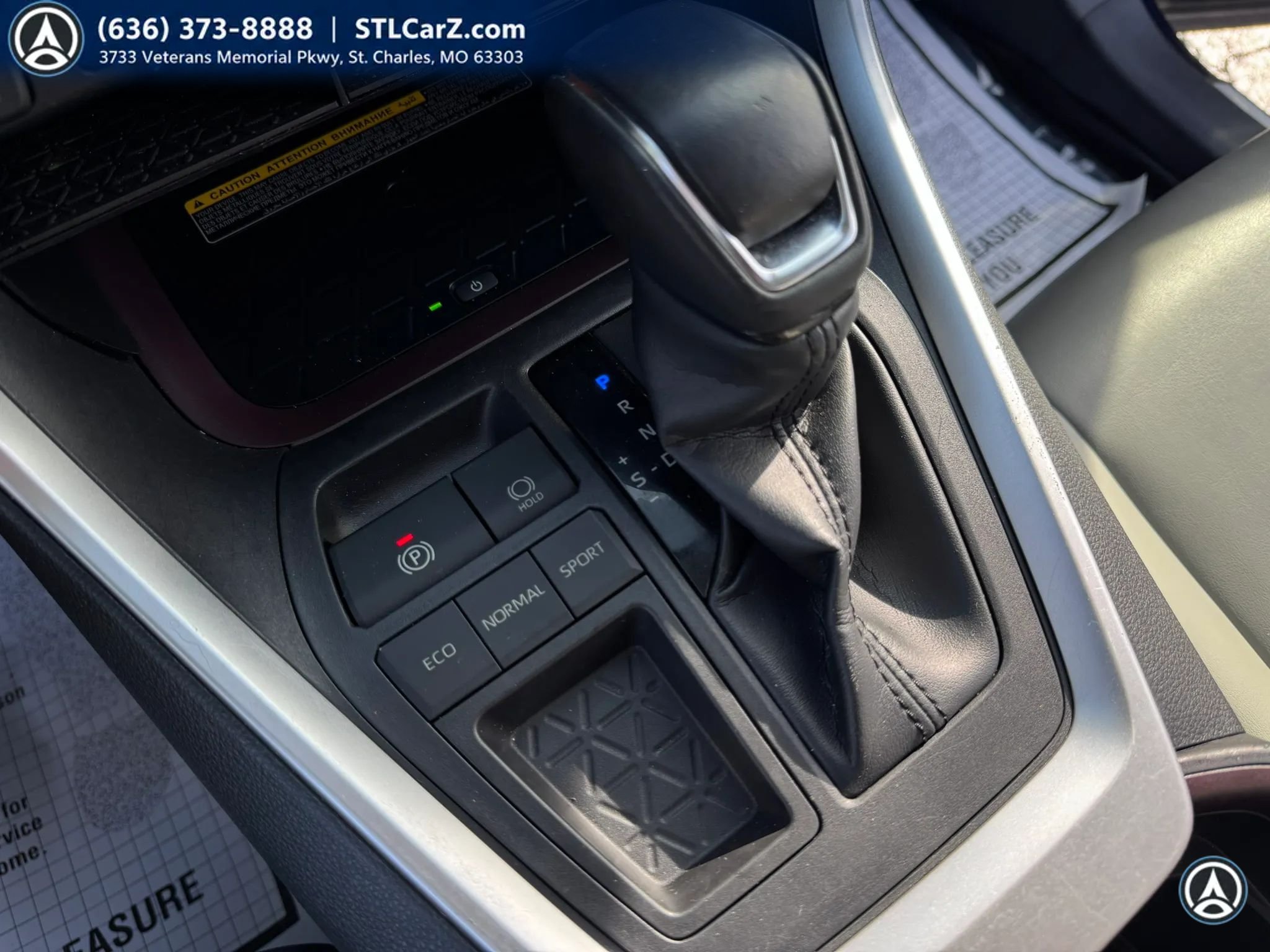 Used 2019 Toyota RAV4 Limited w/ Advanced Technology Package FWD image 17