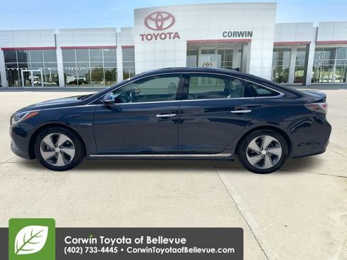 Used 2017 Hyundai Sonata Limited w/ Ultimate Package 02 FWD image 2