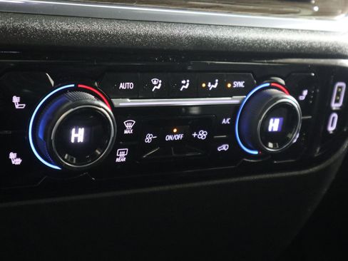 Used 2023 Chevrolet Silverado 1500 LT Trail Boss w/ Protection Package image 28