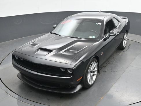 Used 2022 Dodge Challenger R/T Scat Pack RWD image 38