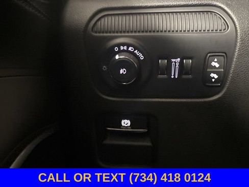 Used 2024 Jeep Wagoneer Series II AWD/4WD image 40