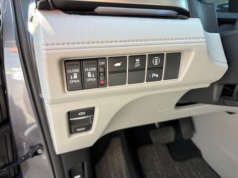 Used 2024 Honda Odyssey Touring image 14