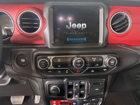 Used 2023 Jeep Wrangler Unlimited Rubicon 4xe image 13