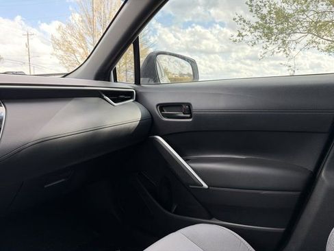 Used 2025 Toyota Corolla Cross AWD Hybrid image 19