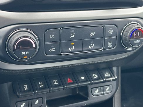 Used 2019 Chevrolet Colorado ZR2 image 18