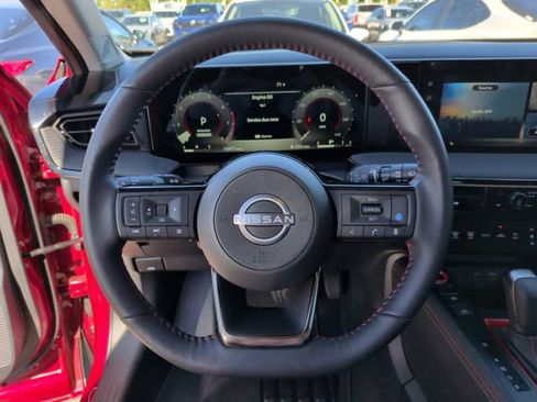 Used 2025 Nissan Kicks SR w/ SR Premium Package FWD image 15