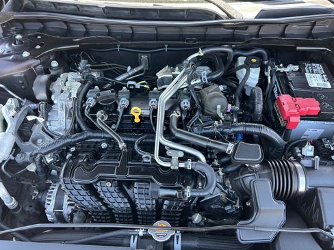 Used 2024 Nissan Altima 2.5 SV FWD image 31