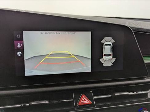Used 2023 Kia Niro SX Touring FWD image 27