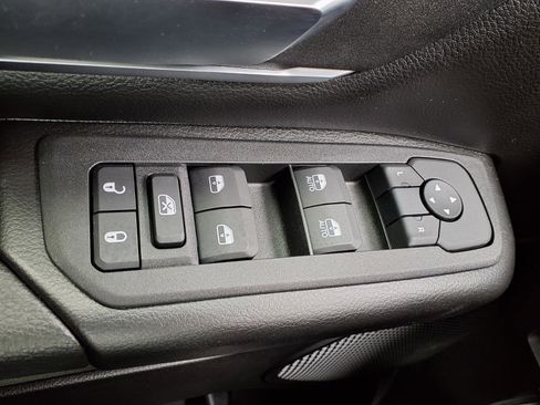 Used 2025 RAM 1500 Big Horn image 19