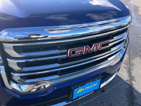 Used 2023 GMC Acadia SLE w/ Driver Convenience Package image 29