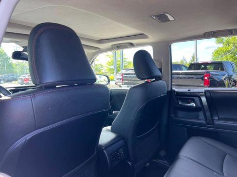 Used 2021 Toyota 4Runner TRD Off-Road Premium w/ Moonroof Package AWD/4WD image 31