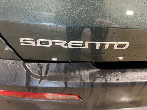 Certified 2023 Kia Sorento S image 32