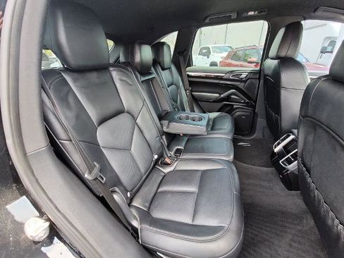 Used 2015 Porsche Cayenne Diesel AWD/4WD image 26