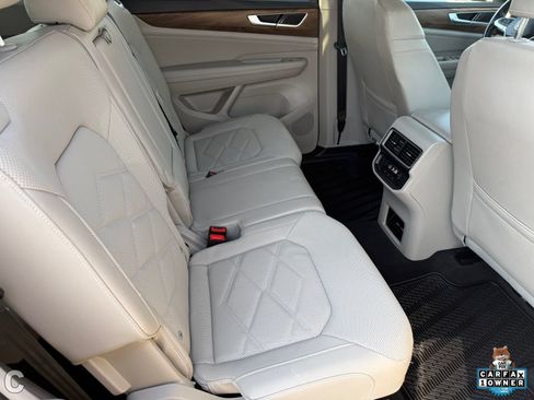 Used 2025 Volkswagen Atlas SE FWD image 14