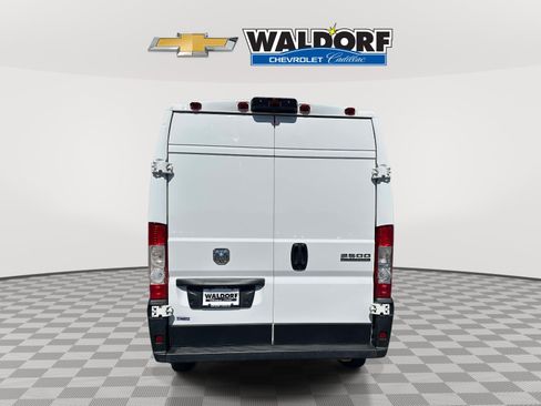 Used 2025 RAM ProMaster 2500 w/ Convenience Group FWD image 5