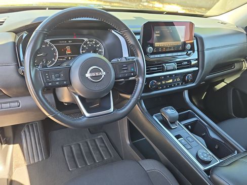 Certified 2024 Nissan Pathfinder SV image 15