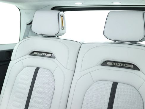 Used 2024 Rivian R1S Adventure AWD/4WD image 59