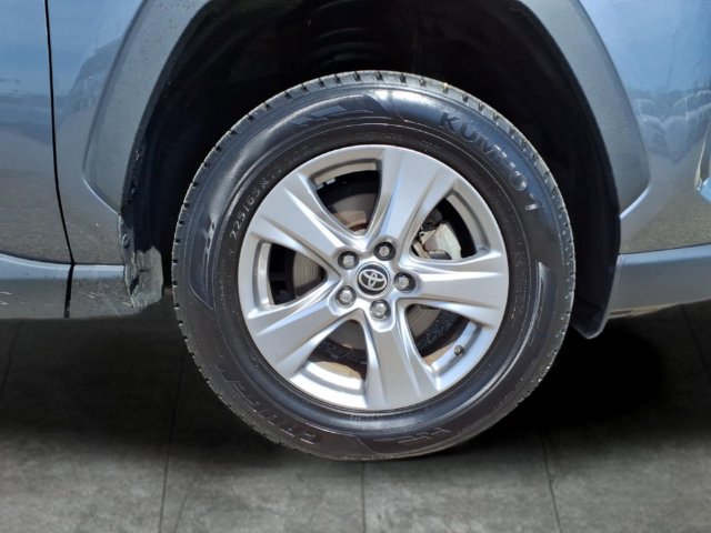 Used 2023 Toyota RAV4 XLE AWD/4WD image 9