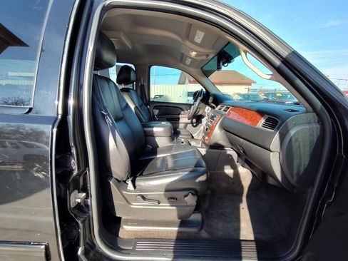 Used 2011 Chevrolet Suburban LT w/ Regional Value Package RWD image 36
