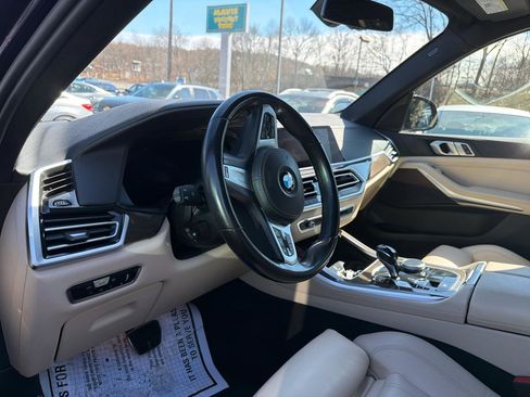 Used 2022 BMW X5 xDrive40i w/ M Sport Package image 12