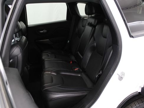 Used 2020 Jeep Cherokee Latitude w/ Quick Order Package 26F North AWD/4WD image 29