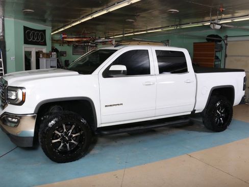 Used 2017 GMC Sierra 1500 SLE w/ SLE Value Package image 22