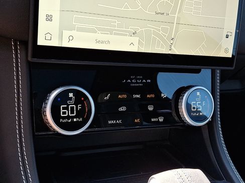 Used 2025 Jaguar F-PACE R-Dynamic S AWD/4WD image 17