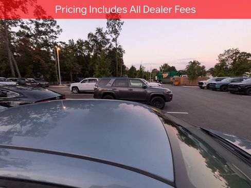 Used 2021 Toyota Corolla LE FWD image 11