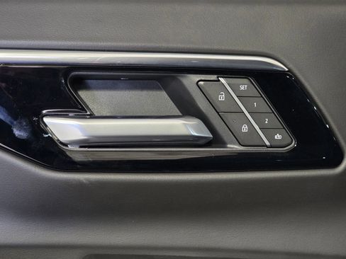 New 2026 Chevrolet Suburban LT image 23