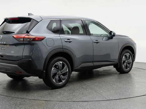 Used 2025 Nissan Rogue SV FWD image 9