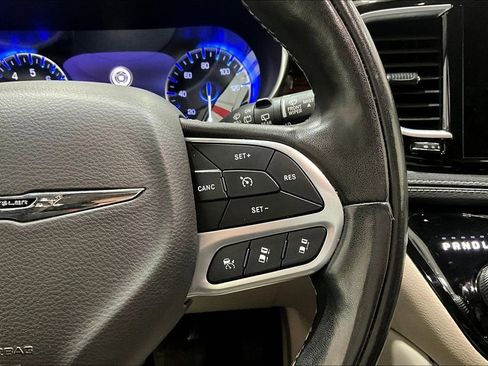 Used 2022 Chrysler Pacifica Limited image 18
