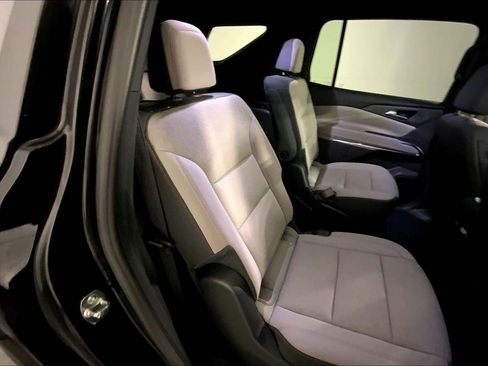Used 2026 Chevrolet Traverse LT w/ Driver Confidence Package FWD image 23