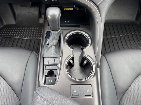 Used 2024 Toyota Camry XSE FWD image 17