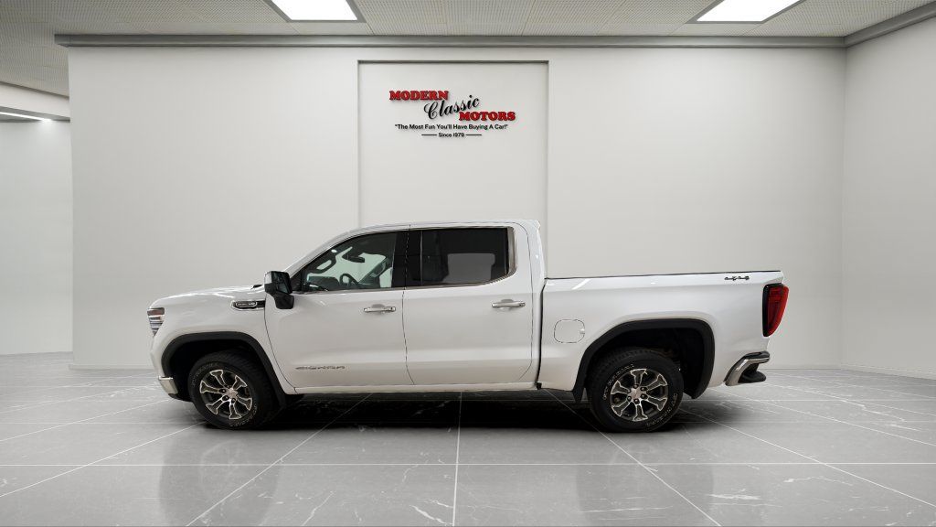 Used 2025 GMC Sierra 1500 SLT AWD/4WD image 2