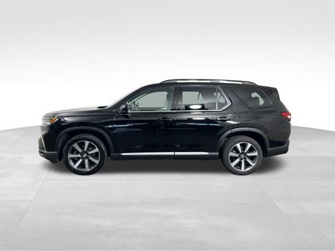 Used 2024 Honda Pilot Touring image 3