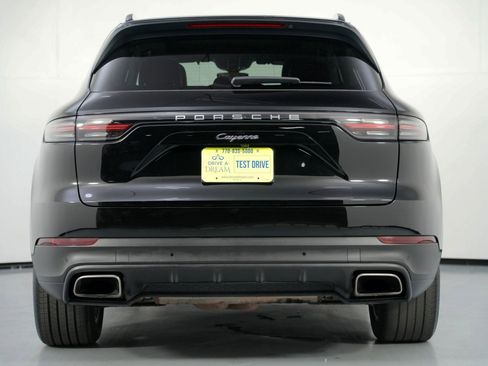 Used 2022 Porsche Cayenne Platinum Edition image 11