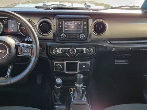 Used 2018 Jeep Wrangler Unlimited Sport AWD/4WD image 4