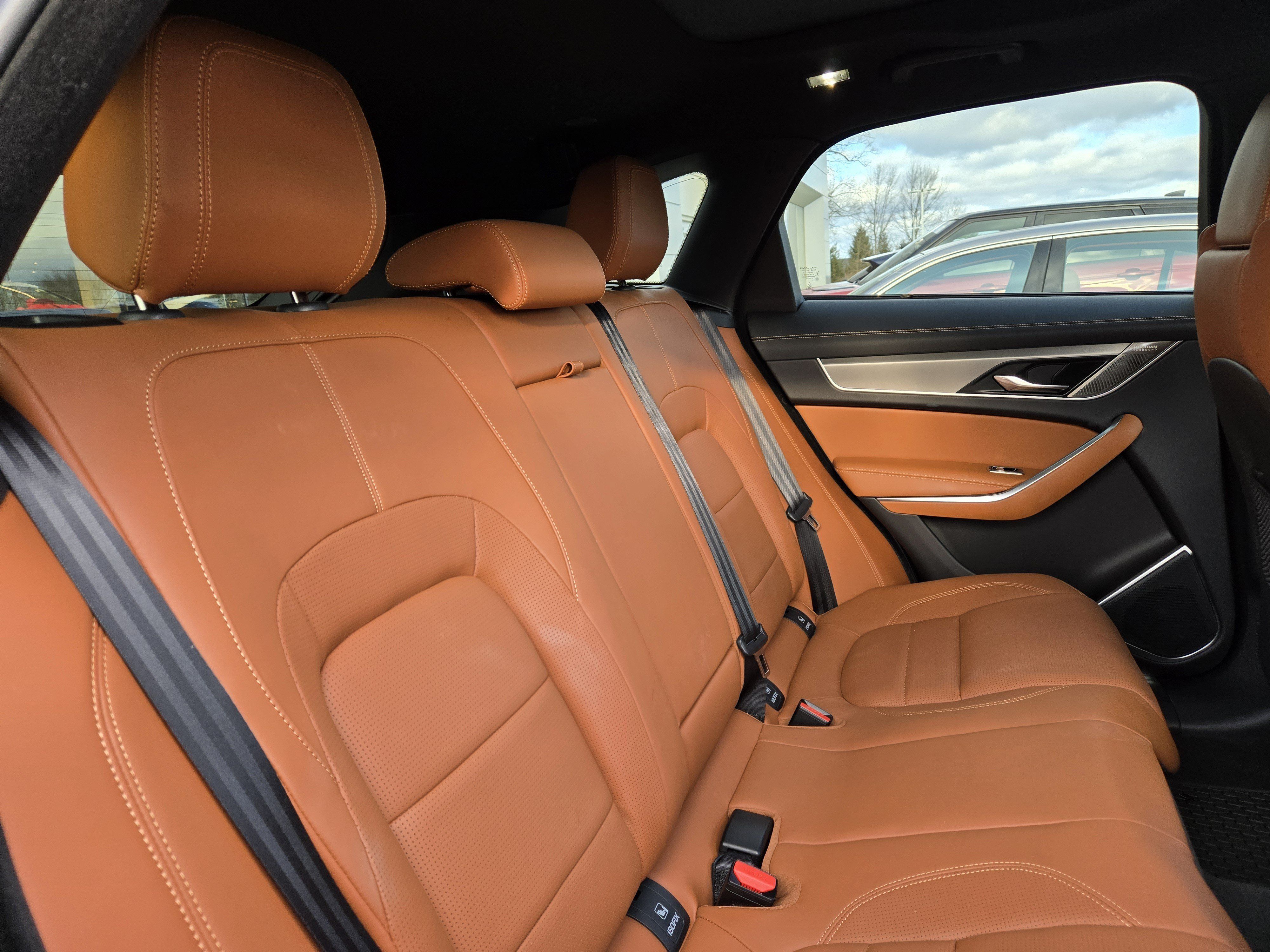 Certified 2026 Jaguar F-PACE R-Dynamic S AWD/4WD image 15