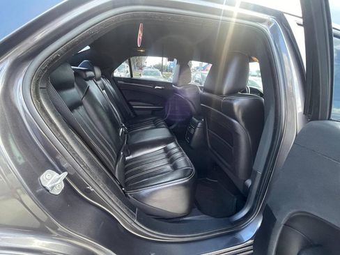Used 2019 Chrysler 300 S AWD/4WD image 6
