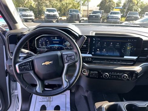 Used 2024 Chevrolet Silverado 2500 LT image 17