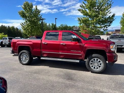 Used 2018 GMC Sierra 2500 Denali w/ Duramax Plus Package AWD/4WD image 5