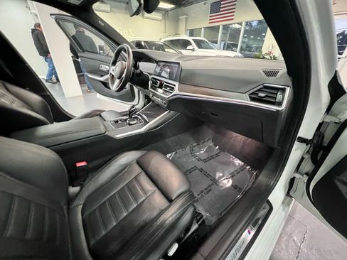 Used 2019 BMW 330i Sedan w/ M Sport Package image 30