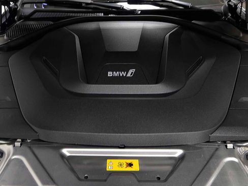 Used 2025 BMW i4 eDrive40 w/ Parking Assistance Package image 17