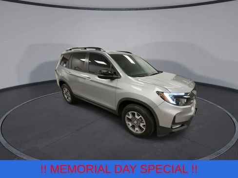 Used 2023 Honda Passport TrailSport image 2